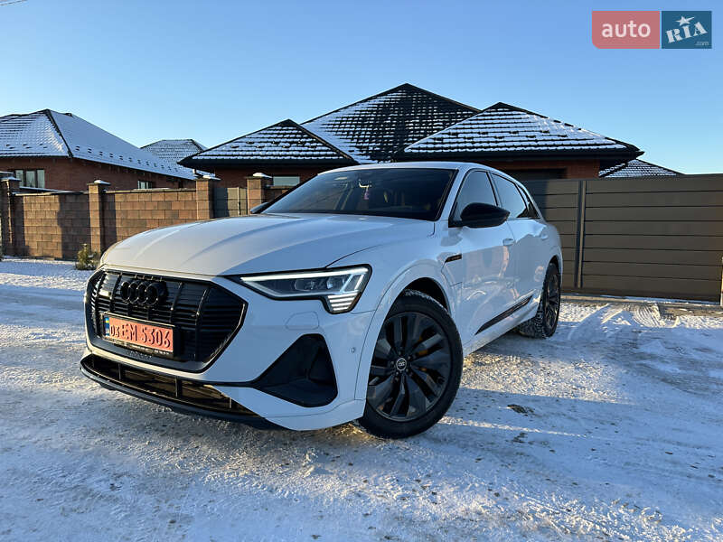 Внедорожник / Кроссовер Audi e-tron 2022 в Ровно