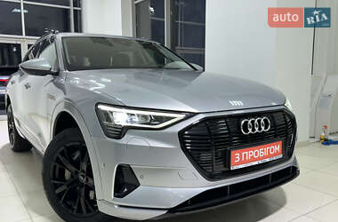 Внедорожник / Кроссовер Audi e-tron 2020 в 