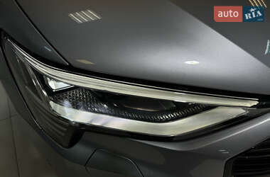 Внедорожник / Кроссовер Audi e-tron 2020 в 