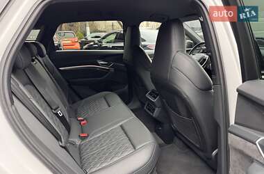 Внедорожник / Кроссовер Audi e-tron 2021 в 