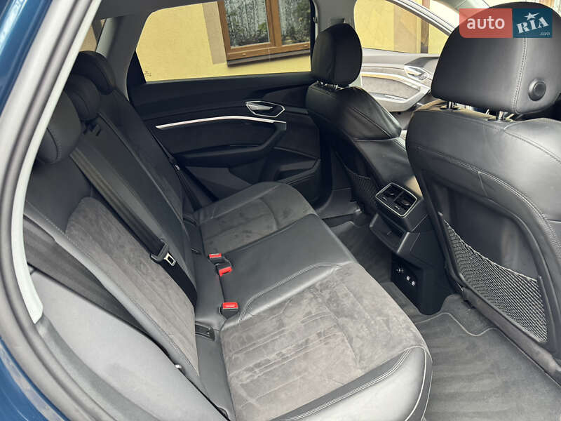 Позашляховик / Кросовер Audi e-tron 2020 в Львові фото 13 Позашляховик / Кросовер Audi e-tron 2020 в Львові