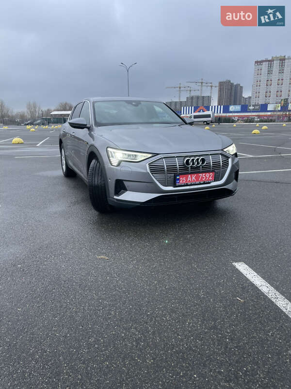 Внедорожник / Кроссовер Audi e-tron 2020 в Киеве