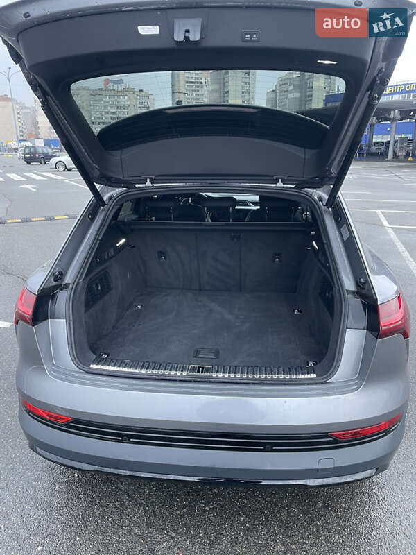 Внедорожник / Кроссовер Audi e-tron 2020 в Киеве