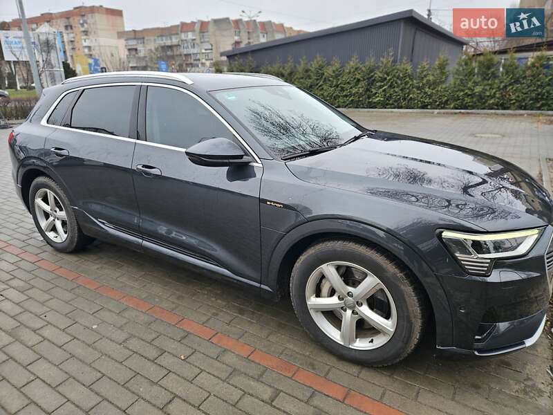 Позашляховик / Кросовер Audi e-tron 2020 в Ужгороді