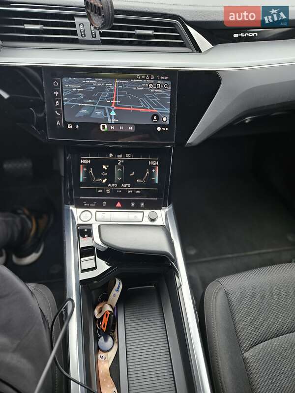 Позашляховик / Кросовер Audi e-tron 2020 в Ужгороді