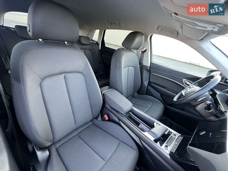 Позашляховик / Кросовер Audi e-tron 2022 в Чернівцях
