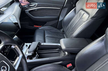 Внедорожник / Кроссовер Audi e-tron 2019 в 