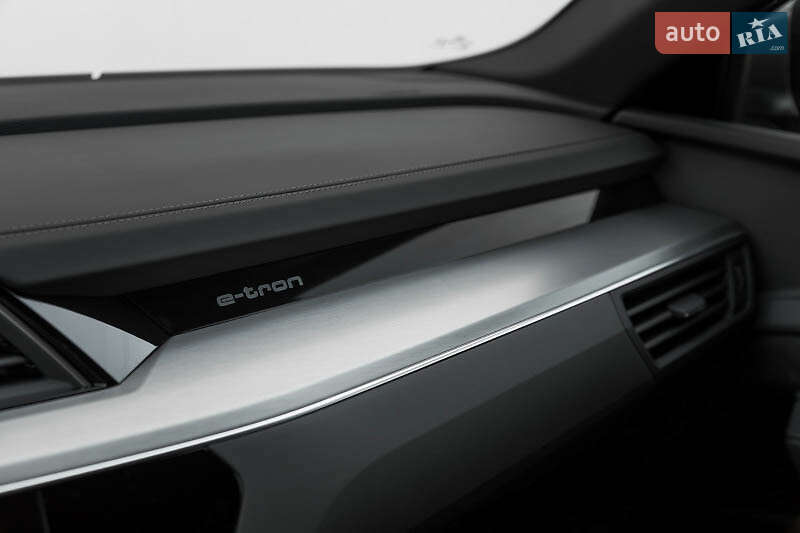 Позашляховик / Кросовер Audi e-tron 2020 в Харкові