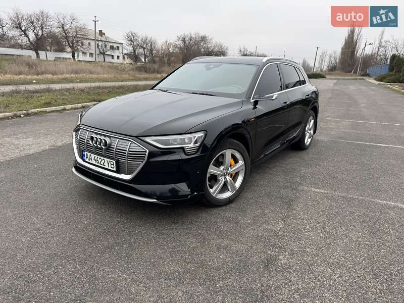 Позашляховик / Кросовер Audi e-tron 2019 в Дніпрі