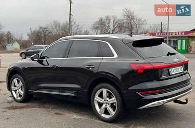 Внедорожник / Кроссовер Audi e-tron 2019 в 