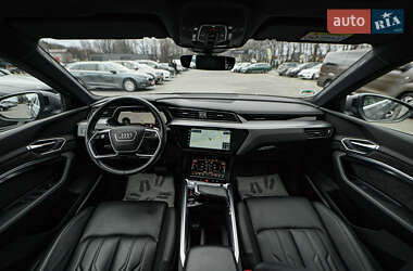 Внедорожник / Кроссовер Audi e-tron 2020 в 