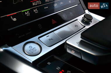Позашляховик / Кросовер Audi e-tron 2019 в 