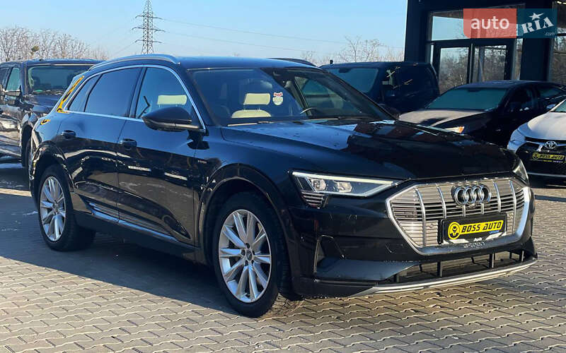 Позашляховик / Кросовер Audi e-tron 2020 в 