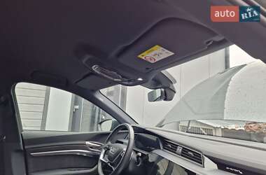 Внедорожник / Кроссовер Audi e-tron 2020 в 