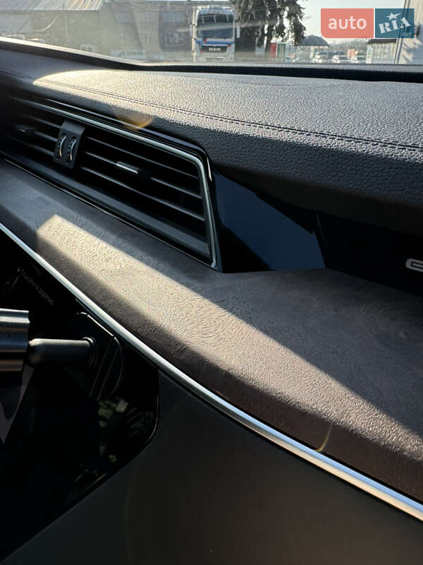 Позашляховик / Кросовер Audi e-tron 2021 в Чернівцях