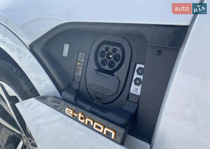 Внедорожник / Кроссовер Audi e-tron 2019 в Одессе
