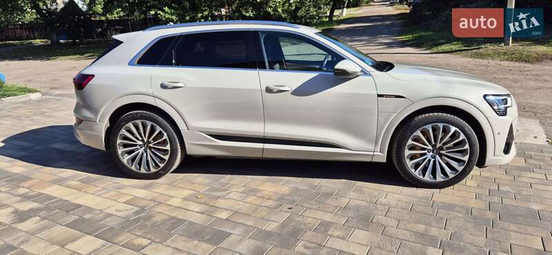 Внедорожник / Кроссовер Audi e-tron 2022 в Черкассах