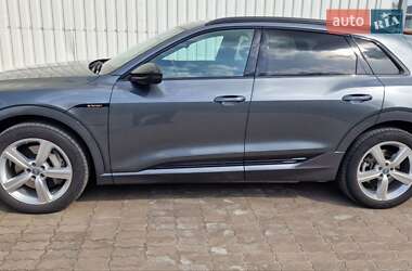 Внедорожник / Кроссовер Audi e-tron 2020 в 