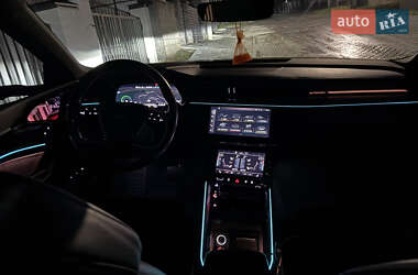 Позашляховик / Кросовер Audi e-tron 2019 в 