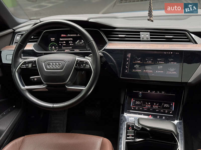 Позашляховик / Кросовер Audi e-tron 2019 в Києві