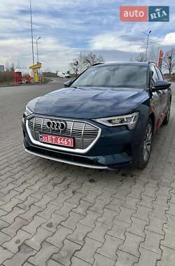 Внедорожник / Кроссовер Audi e-tron 2019 в 