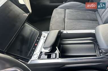 Внедорожник / Кроссовер Audi e-tron 2019 в 