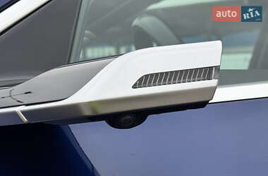 Внедорожник / Кроссовер Audi e-tron 2020 в 