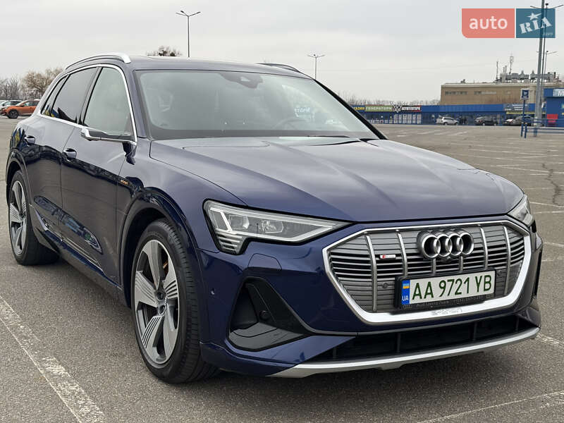 Внедорожник / Кроссовер Audi e-tron 2020 в 