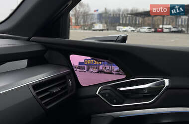 Внедорожник / Кроссовер Audi e-tron 2020 в 