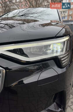 Внедорожник / Кроссовер Audi e-tron 2019 в 