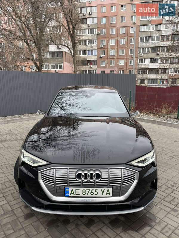 Позашляховик / Кросовер Audi e-tron 2019 в Дніпрі