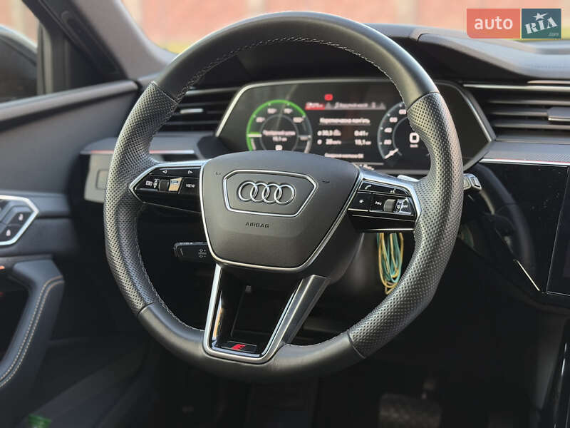 Внедорожник / Кроссовер Audi e-tron 2022 в Ровно