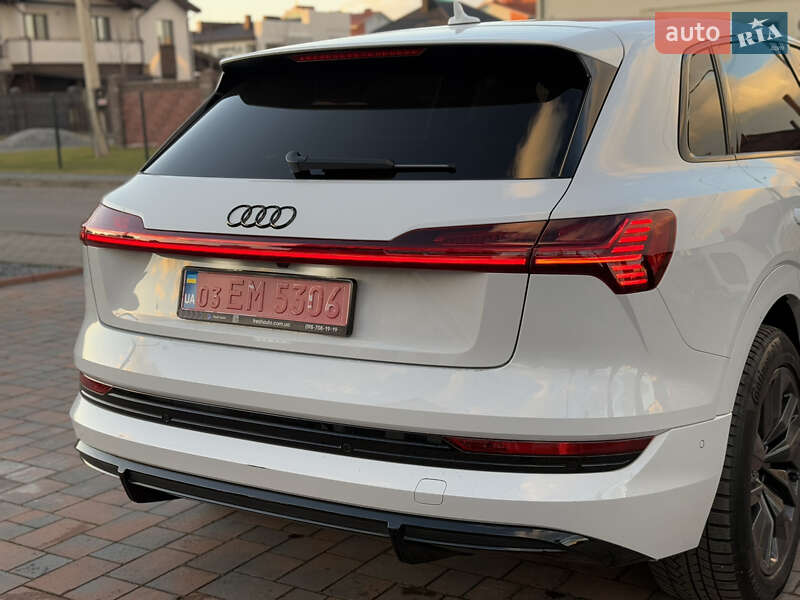 Внедорожник / Кроссовер Audi e-tron 2022 в Ровно