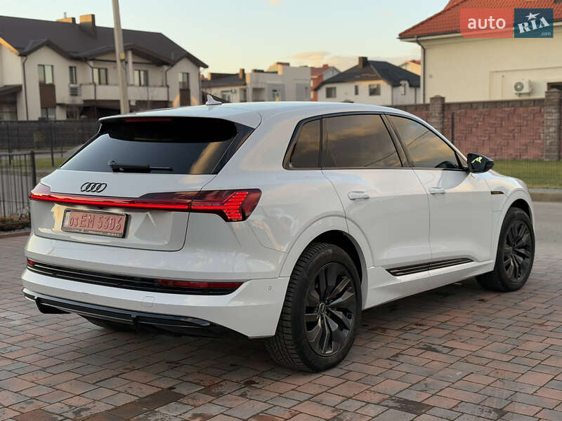 Внедорожник / Кроссовер Audi e-tron 2022 в Ровно