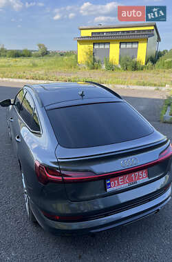 Внедорожник / Кроссовер Audi e-tron 2020 в 