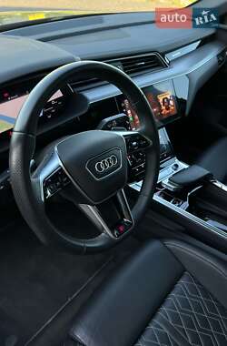 Внедорожник / Кроссовер Audi e-tron 2020 в 