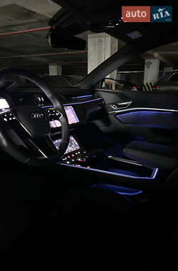 Внедорожник / Кроссовер Audi e-tron 2020 в 