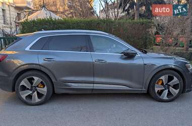 Внедорожник / Кроссовер Audi e-tron 2019 в 