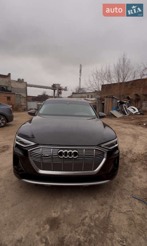 Позашляховик / Кросовер Audi e-tron 2022 в Харкові