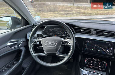 Внедорожник / Кроссовер Audi e-tron 2019 в 