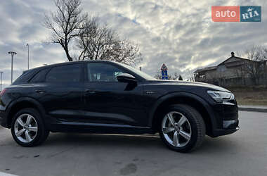 Внедорожник / Кроссовер Audi e-tron 2019 в 