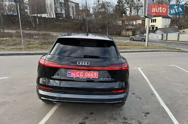 Внедорожник / Кроссовер Audi e-tron 2019 в 