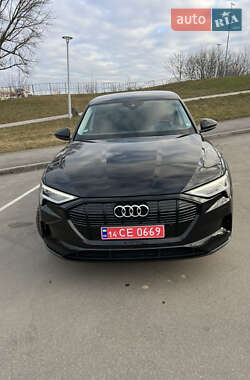 Внедорожник / Кроссовер Audi e-tron 2019 в 