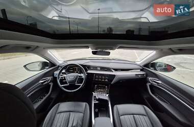 Внедорожник / Кроссовер Audi e-tron 2020 в 