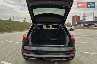Внедорожник / Кроссовер Audi e-tron 2020 в 