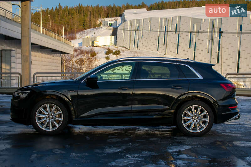 Позашляховик / Кросовер Audi e-tron 2019 в Києві
