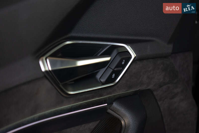 Позашляховик / Кросовер Audi e-tron 2019 в Києві