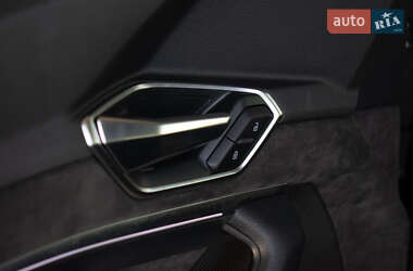 Внедорожник / Кроссовер Audi e-tron 2019 в 