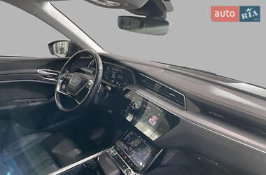 Внедорожник / Кроссовер Audi e-tron 2020 в 