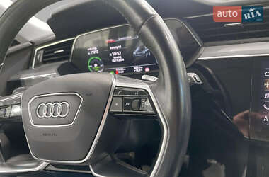 Внедорожник / Кроссовер Audi e-tron 2020 в 
